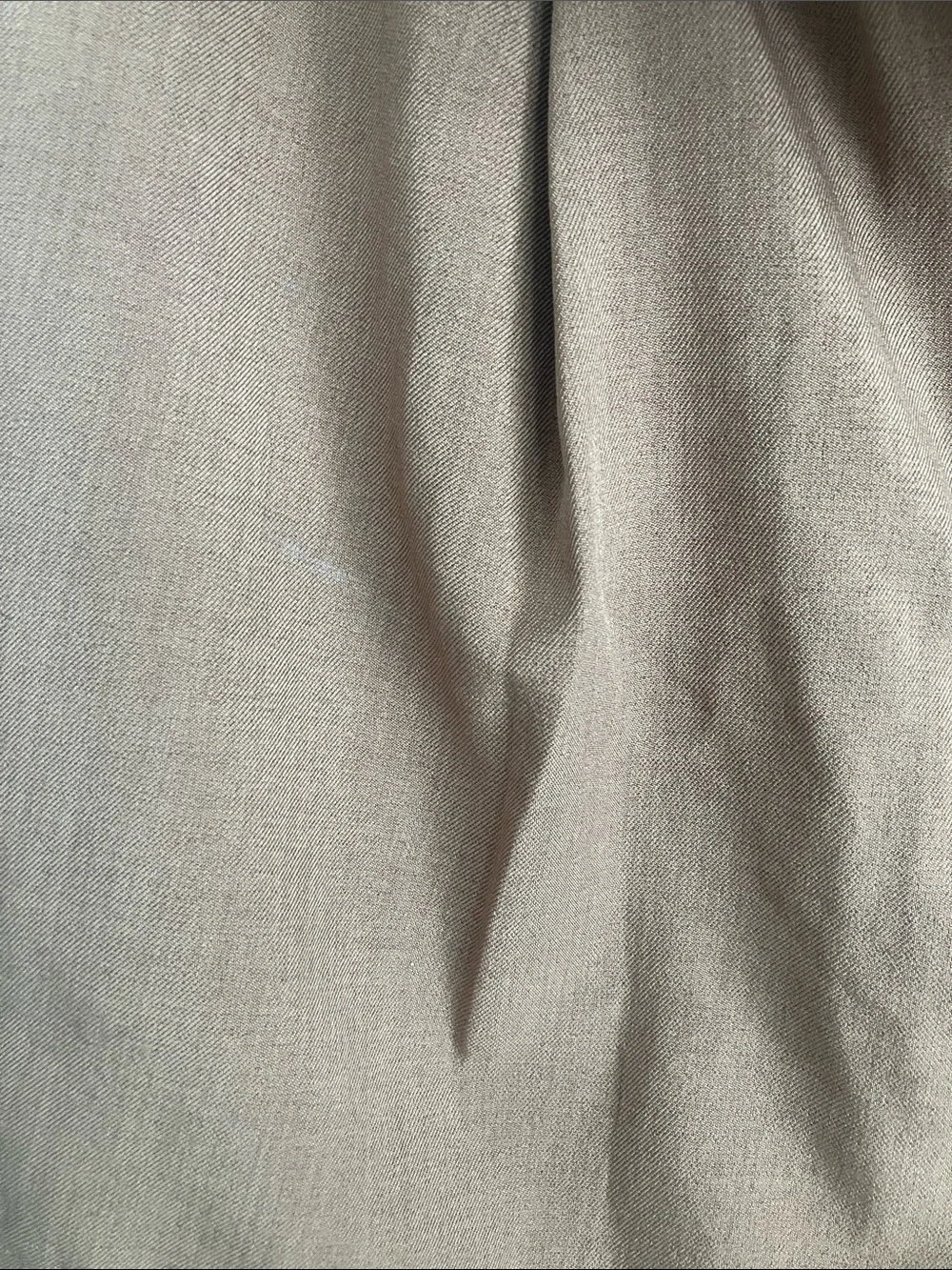 Commense High-Waist Pleated Shorts in Warm Brown